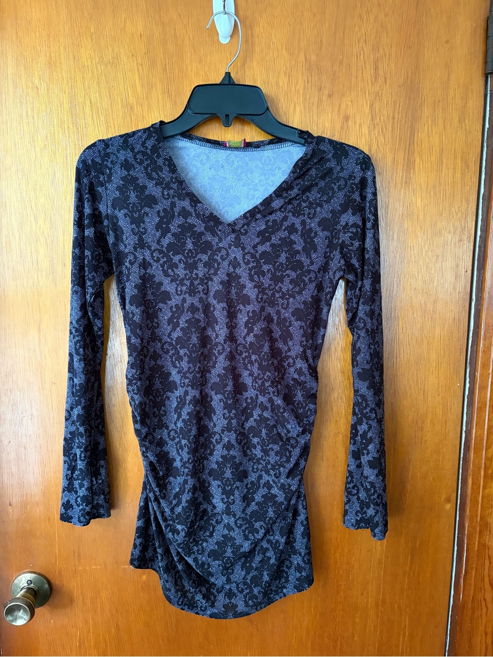 V-Neck Long Sleeve Floral Lace Print Maternity Top - Black